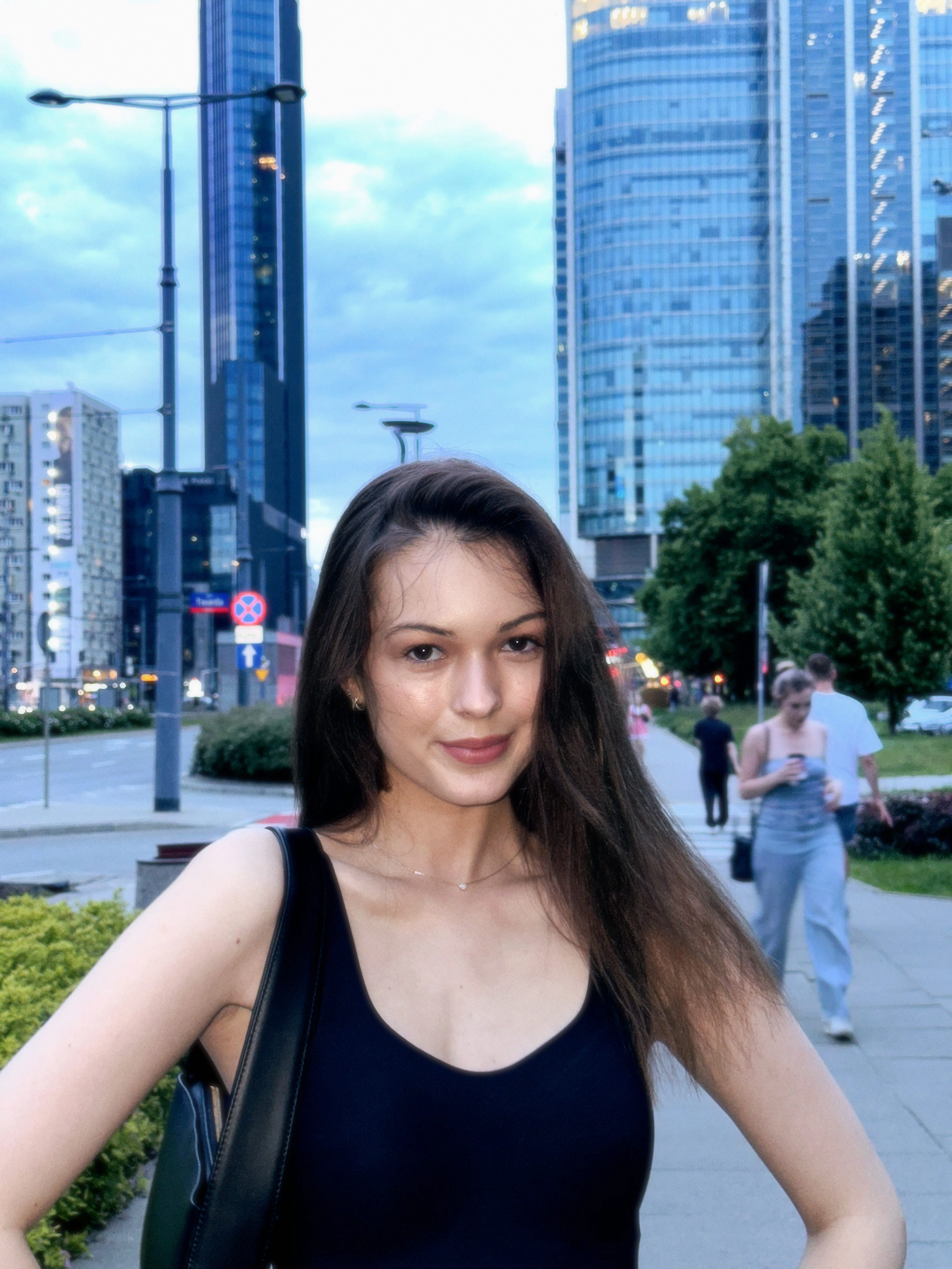 Sophia - Ad Creative Expert